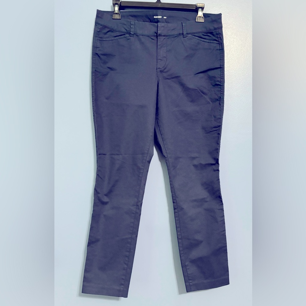 Old Navy Women’s Pixie Ankle Pants Navy Blue Size 10 EUC never worn